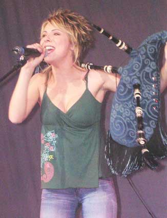 Susana Seivane apoya al gallego Serxio a ganar el concurso compartopiso